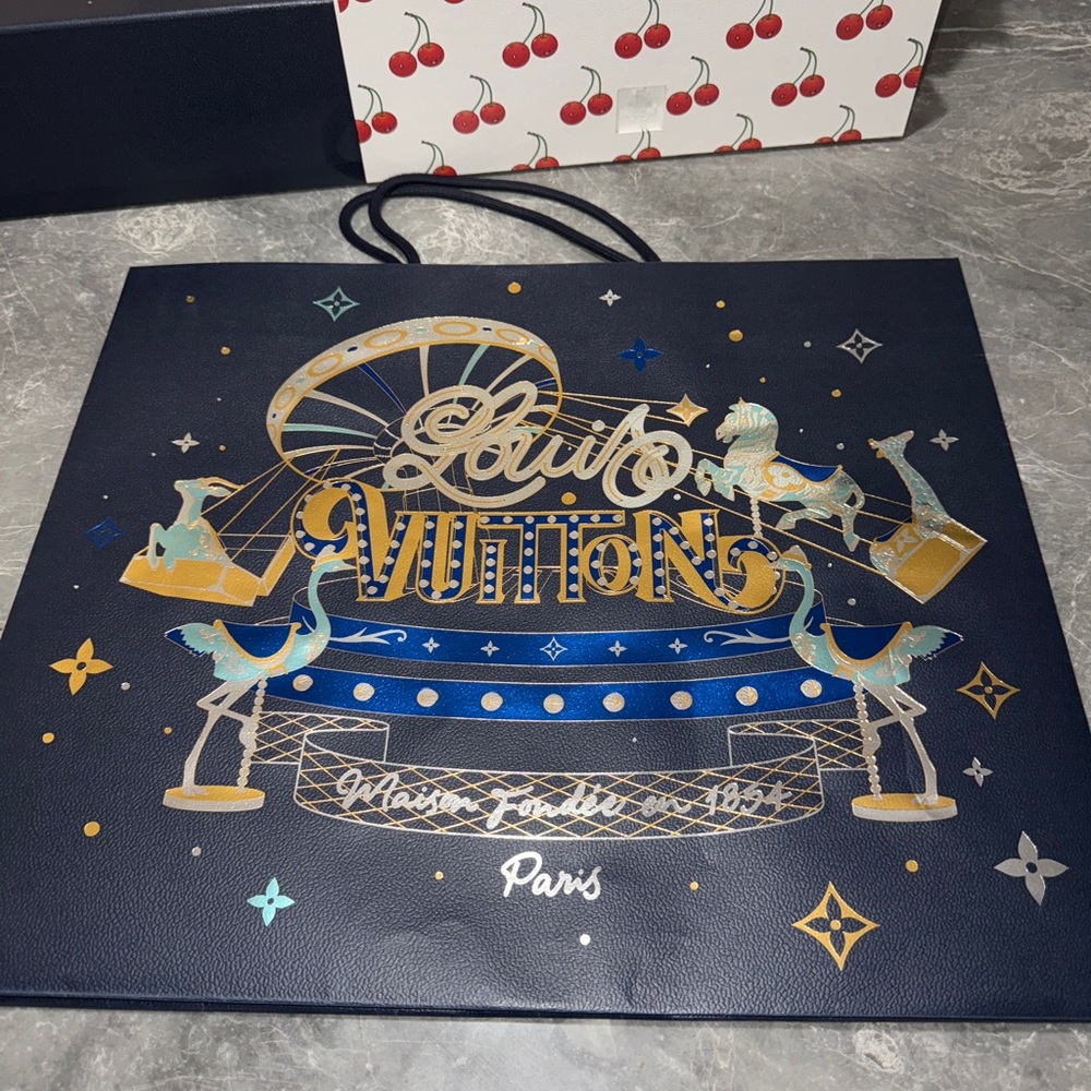 Louis Vuitton Large Gift Bag 2024 Christmas edition
